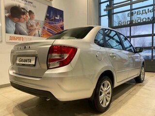 2026 Lada (ВАЗ) Granta I Рестайлинг, серебристый, 1195920 рублей, вид 4
