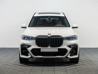2021 BMW X7 40d I (G07), белый, 8430000 рублей, вид 2