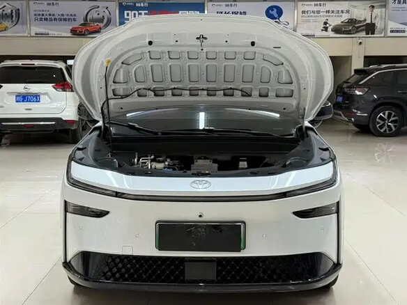 2025 Toyota bZ3X 58.3 kWh, белый, 2890000 рублей - вид 6