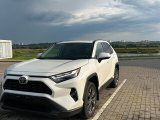 2025 Toyota RAV4 V (XA50), белый, 4800000 рублей, вид 1