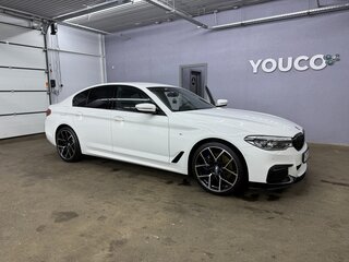 2018 BMW 5 серии 530d xDrive VII (G30/G31/G38), белый, 6100000 рублей, вид 4