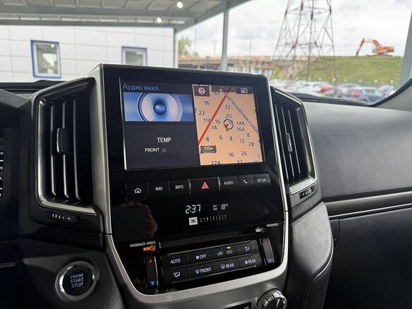2015 Toyota Land Cruiser 200 Series Рестайлинг 2, белый - вид 13