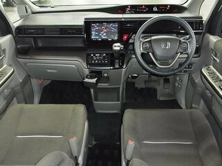 2017 Honda Stepwgn V, белый, 1350002 рублей, вид 5