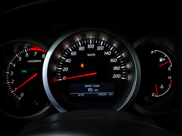 2014 Suzuki Grand Vitara II Рестайлинг 2, серебристый, 1390000 рублей - вид 14