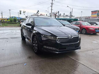 2023 Skoda Superb III Рестайлинг, чёрный, 2345000 рублей, вид 3