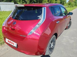 2016 Nissan Leaf 30kWh I (ZE0/AZE0), красный, 1250000 рублей, вид 5