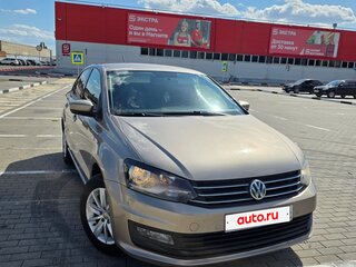 2015 Volkswagen Polo V Рестайлинг, бежевый, 990000 рублей, вид 1
