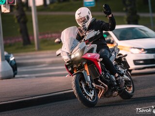 2019 Yamaha MT-09 Tracer (FJ-09), серый, 1250000 рублей, вид 1