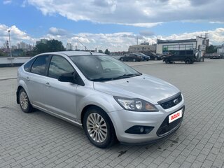 2010 Ford Focus II Рестайлинг, серебристый, 620000 рублей, вид 3