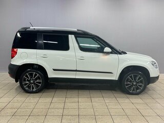 2013 Skoda Yeti I, белый, 890000 рублей, вид 4