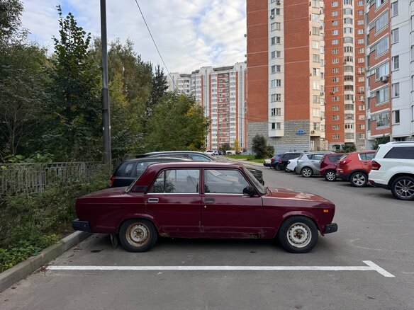 2008 Lada (ВАЗ) 2105, пурпурный - вид 3