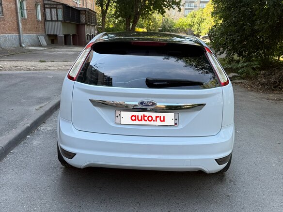 2010 Ford Focus II Рестайлинг, белый, 650000 рублей - вид 5