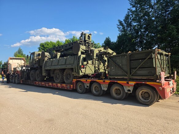 2022 Тверьстроймаш 993960, красный, 6400000 рублей
