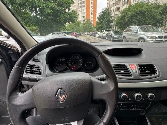 2010 Renault Fluence I, серый, 750000 рублей - вид 12