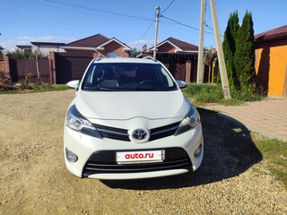 2013 Toyota Verso I Рестайлинг, белый, 1450000 рублей, вид 3