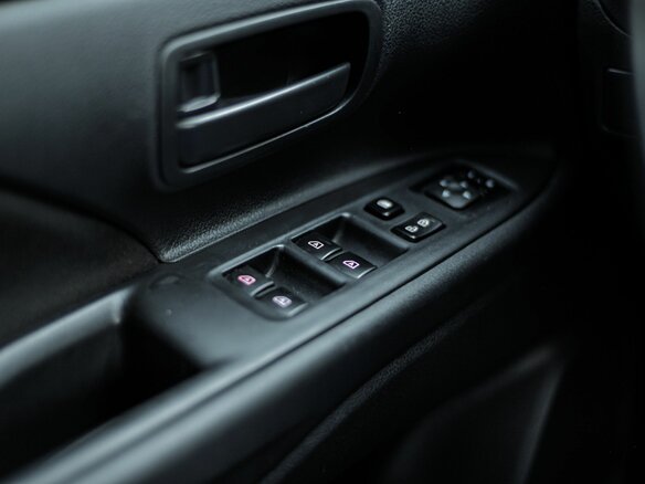2021 Mitsubishi Outlander III Рестайлинг 3, серый, 2420000 рублей - вид 8