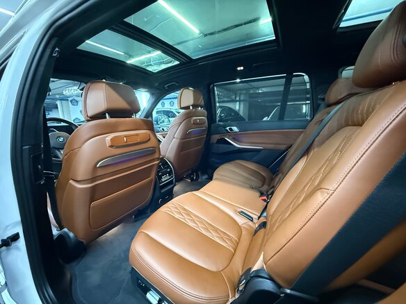 2023 BMW X7 40i I (G07) Рестайлинг, белый, 15490000 рублей - вид 14