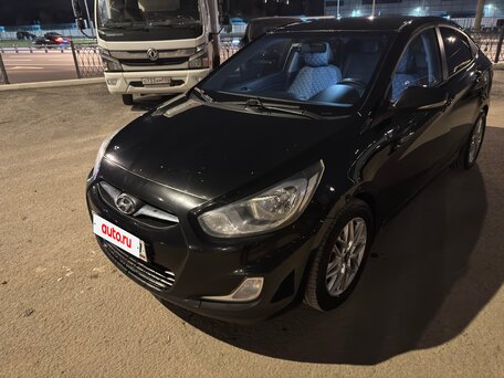 2011 Hyundai Solaris I, чёрный, 575000 рублей, вид 3