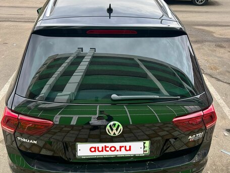 2017 Volkswagen Tiguan II, чёрный, 2290000 рублей, вид 3