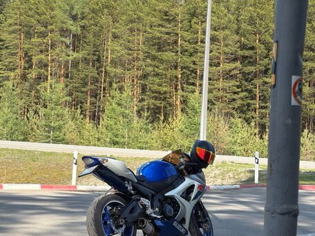 2008 Suzuki GSX-R 1000, белый, 1000055 рублей, вид 4