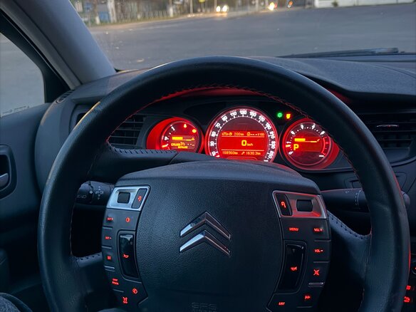 2010 Citroen C5 II, красный, 600000 рублей - вид 9