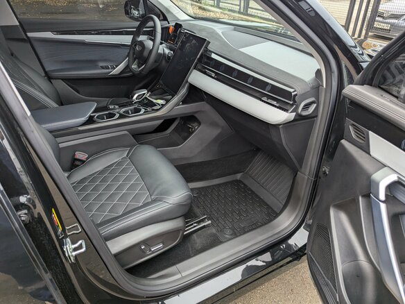 2025 Geely Atlas II, чёрный, 3055000 рублей - вид 9