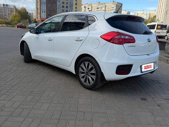 2016 Kia Ceed II Рестайлинг, белый, 1090000 рублей - вид 3