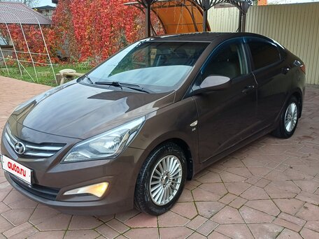 2016 Hyundai Solaris I Рестайлинг, коричневый, 950000 рублей, вид 2