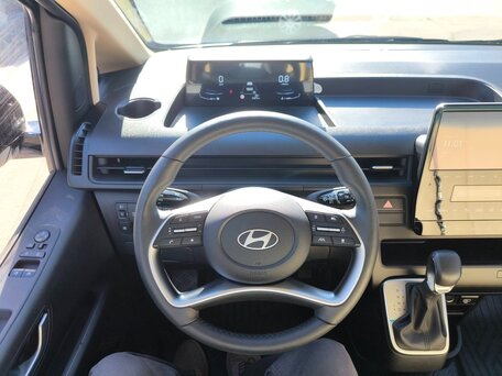 2025 Hyundai Staria I, белый, 5800000 рублей, вид 4