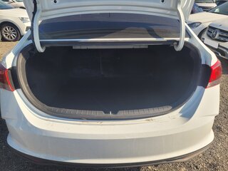 2020 Hyundai Solaris II, белый, 1071000 рублей, вид 4