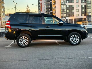 2016 Toyota Land Cruiser Prado 150 Series Рестайлинг 1, чёрный, 4250000 рублей, вид 4