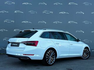 2020 Skoda Superb III Рестайлинг, белый, 3698500 рублей, вид 2
