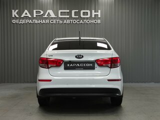 2016 Kia Rio III Рестайлинг, белый, 770000 рублей, вид 4