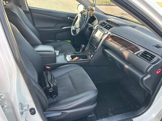 2015 Toyota Camry VII (XV50) Рестайлинг, белый, 1650000 рублей, вид 5