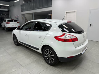 2014 Renault Megane III Рестайлинг, белый, 670000 рублей, вид 5