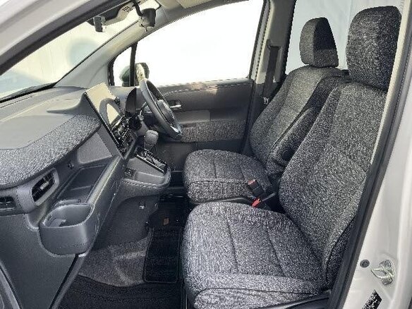 2023 Toyota Sienta III, белый - вид 7
