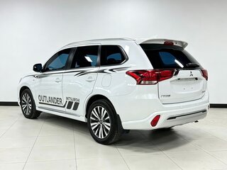 2022 Mitsubishi Outlander III Рестайлинг 3, белый, 2268000 рублей, вид 4