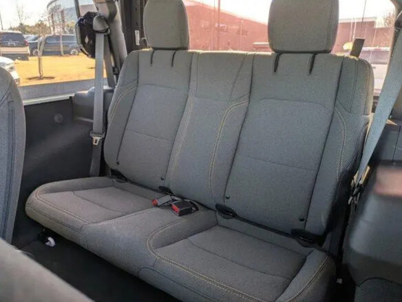 2025 Jeep Wrangler IV (JL) Рестайлинг, серебристый, 5505000 рублей - вид 22