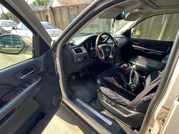 2008 Cadillac Escalade III, серый, 1400000 рублей - вид 8
