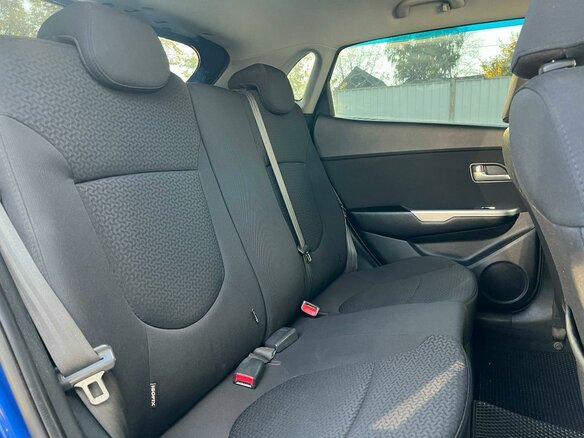 2013 Kia Rio 5-speed III, синий, 800000 рублей - вид 8