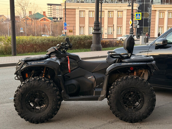 2026 BRP Can-Am Outlander X MR 1000R, чёрный, 2100000 рублей - вид 3