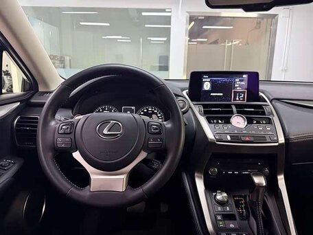 2020 Lexus NX 200 I Рестайлинг, белый, 2450000 рублей, вид 4