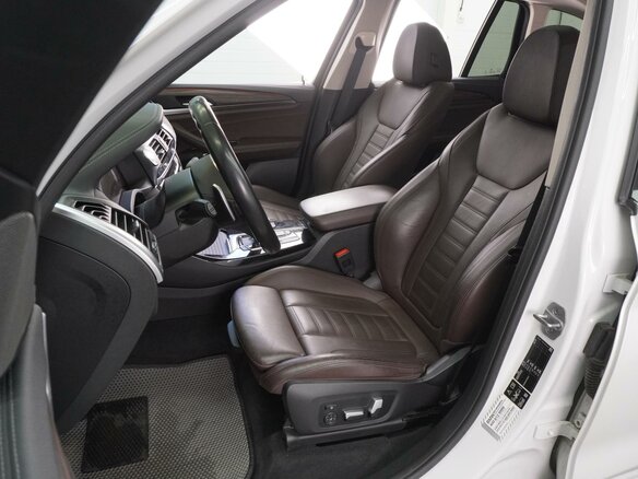 2021 BMW X3 28i xDrive III (G01), белый, 5300000 рублей - вид 9