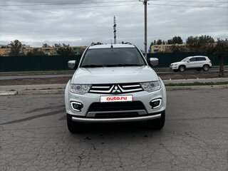 2015 Mitsubishi Pajero Sport II Рестайлинг, белый, 1850000 рублей, вид 1