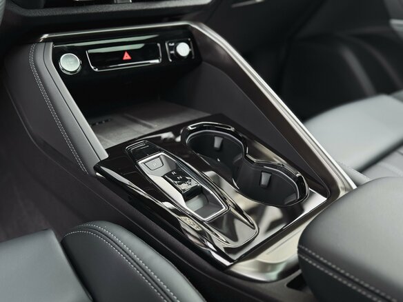 2026 Audi Q5 L III (GU), зелёный - вид 21