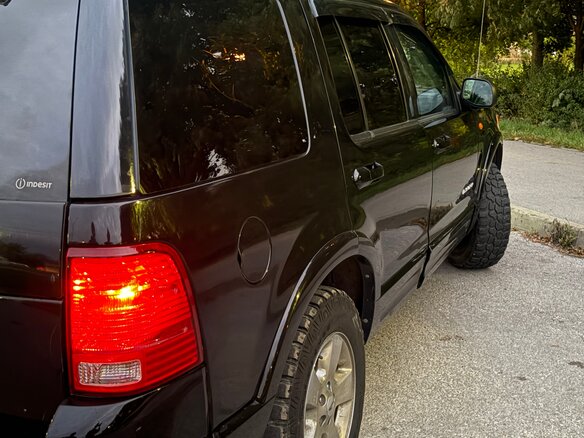 2005 Ford Explorer III, чёрный - вид 19