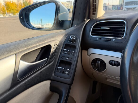 2012 Volkswagen Golf VI, белый, 700000 рублей - вид 22