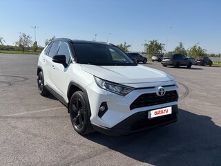 2021 Toyota RAV4 V (XA50), белый, 3650000 рублей, вид 3