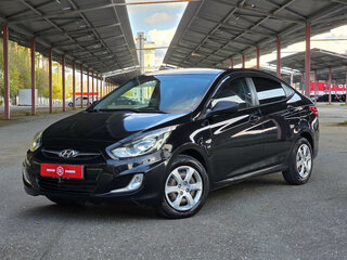 2013 Hyundai Solaris I, чёрный, 668900 рублей, вид 4