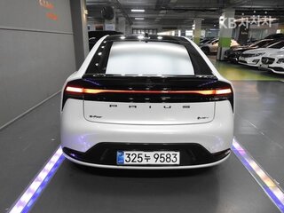 2023 Toyota Prius PHV V (XW60), белый, 2942000 рублей, вид 3